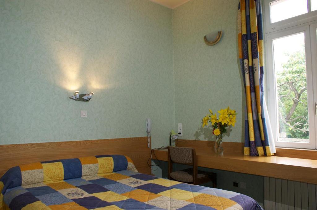 Hotel Le Lyon Bron Szoba fotó